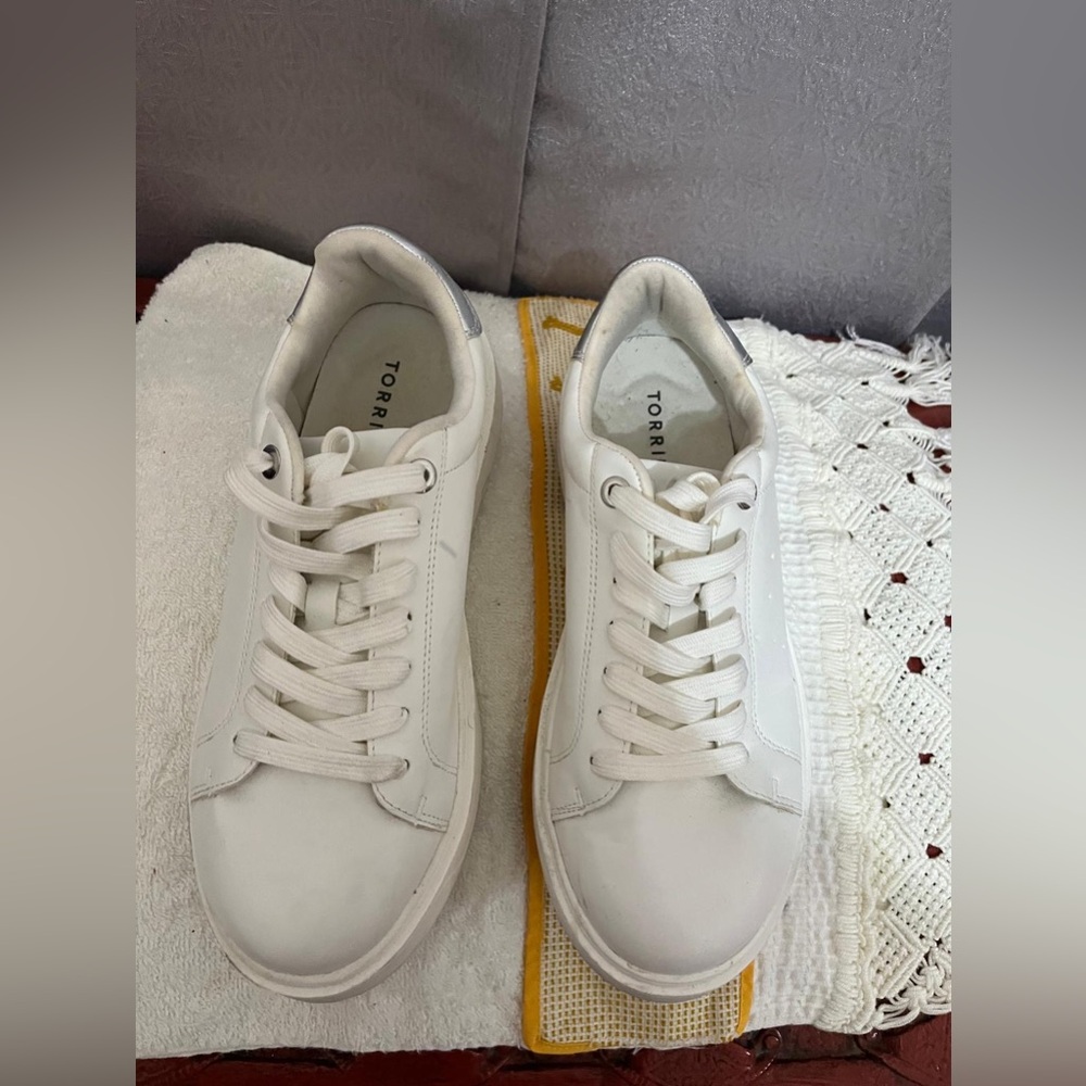 (51) Torrid White and Silver Sneakers
